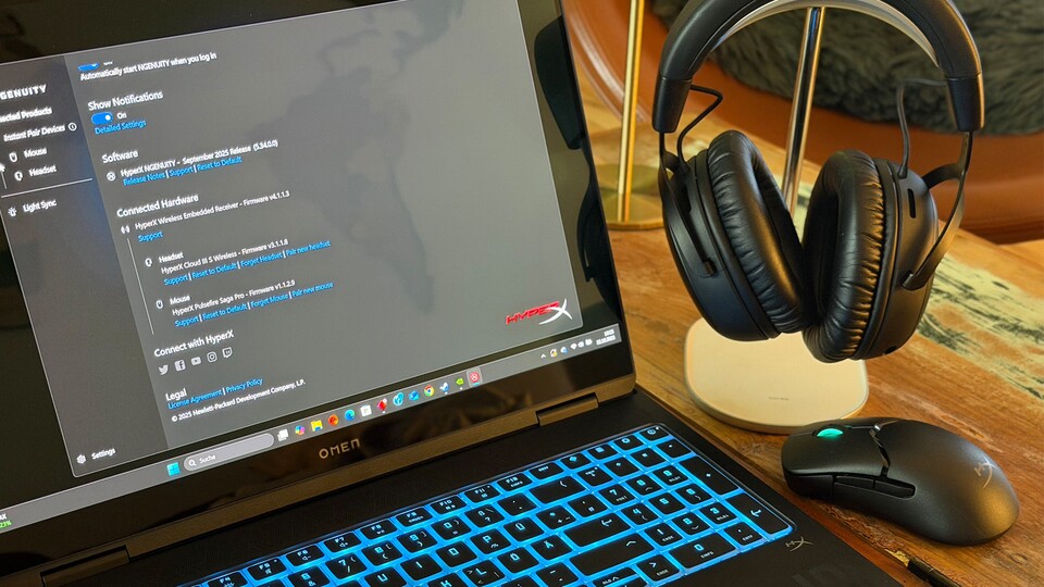 Dank OMEN Instant Pair sind keine USB-Dongles nötig, was für ein cleanes Setup sorgt.