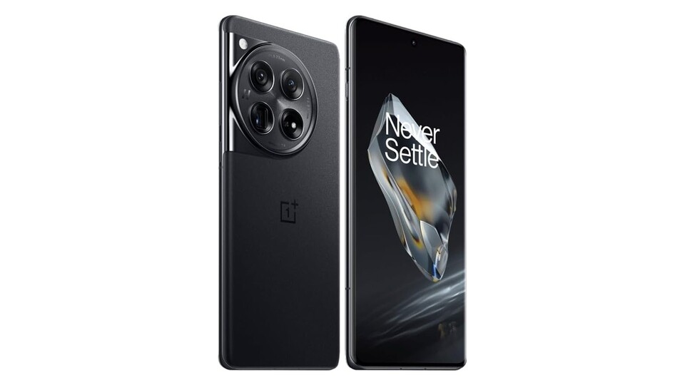 Die Kamerainsel des OnePlus 12 nimmt zwar viel Platz auf der Rückseite ein, sieht aber in meinen Augen sehr edel aus.