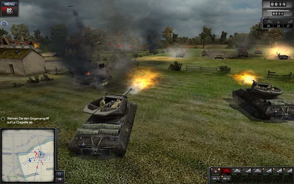 Deutsche Panzer rücken gegen unser frisch erobertes Normandiedorf vor. Atempausen kennt das Spiel nicht.