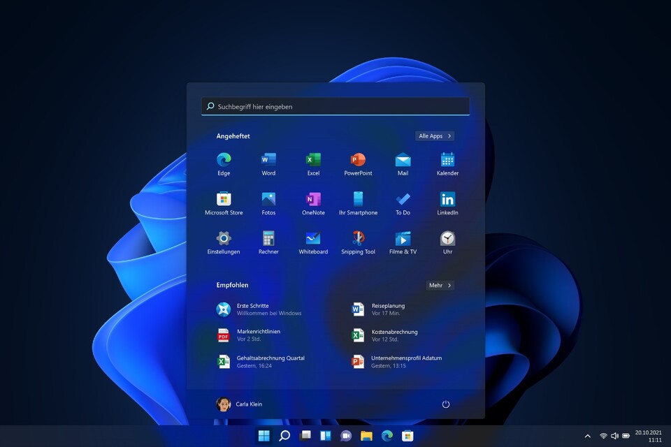 Die Icons in der Taskleiste sind bei Windows 11 jetzt standardmäßig zentriert, das lässt sich bei Bedarf aber natürlich auch ändern. (Quelle: Microsoft)