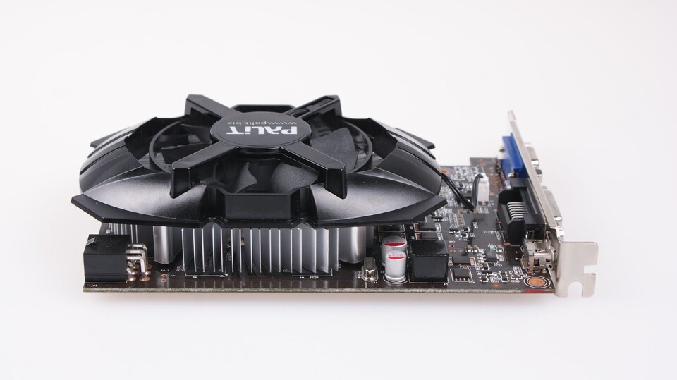 Der Mini-Kühler Palits Geforce GTX 650 OC sieht zwar mickrig aus, arbeitet aber hervorragend und leise.