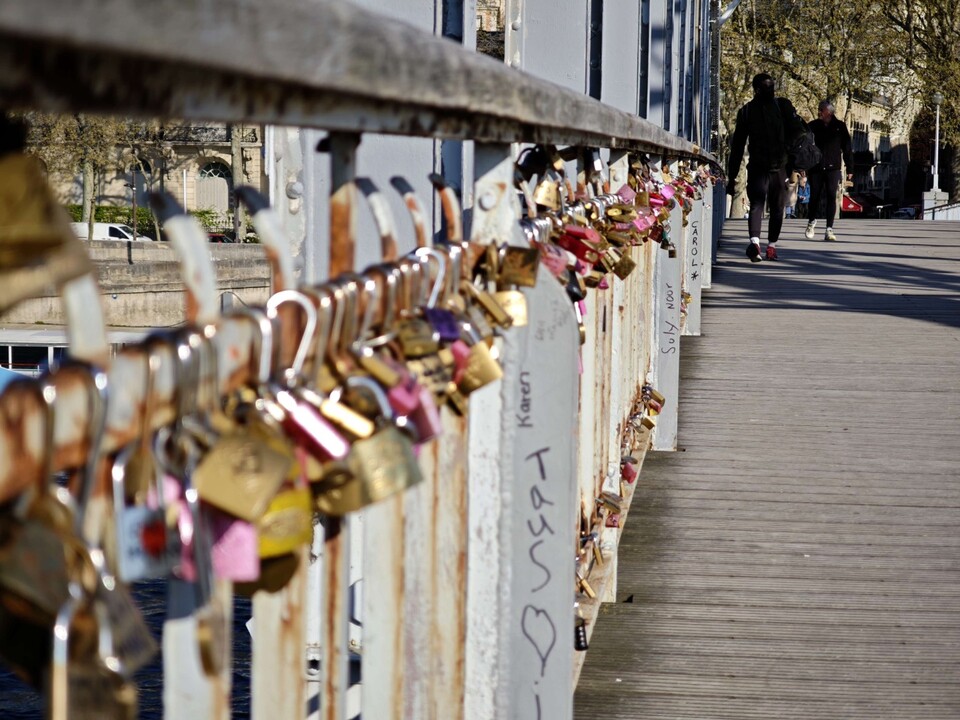 Vielleicht war Uschi mit ihrem Franzosen ebenfalls bei den »Love Locks«. (Bildquelle: Duy Linh DinhGameStar Tech)