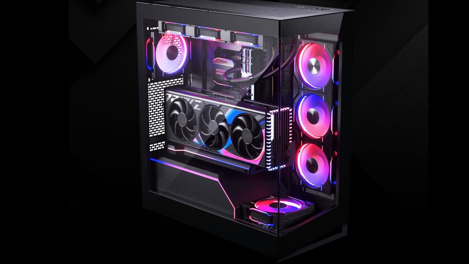 Statt eines durchgehenden Tunnels nimmt die Netzteilabdeckung nur so viel Platz ein wie zwingend nötig und schafft damit Platz für einen weiteren Lüfter am Boden des Gehäuses.