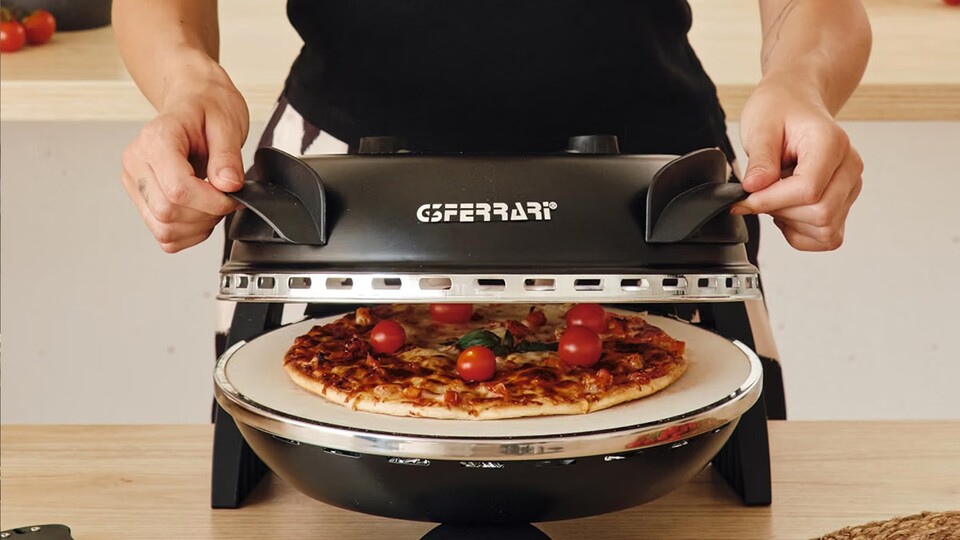 Auf Amazon bekommt ihr schon für 80 Euro einen Pizzaofen, der die 400°C-Marke knackt.