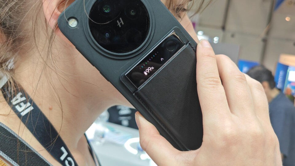 Das Plaud wirkt wie ein Notizbuch der Zukunft. (Bildquelle: Ursula DemlingGameStar Tech)