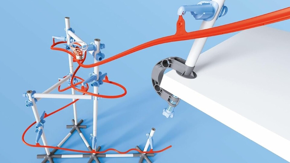 Neben den Gerüsten könnt ihr eure Bahnen auch an den Schreibtisch klemmen. Oder ans Etagenbett.