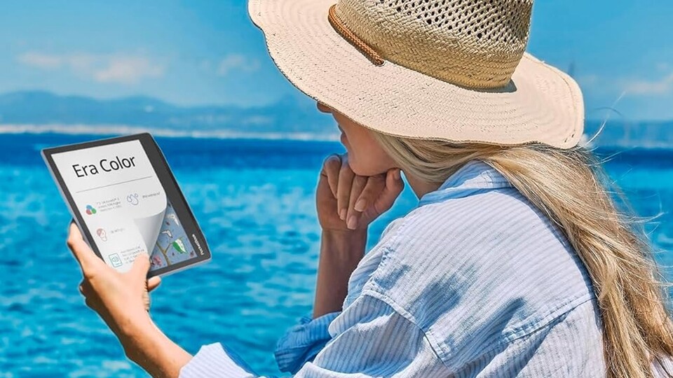 Am Meer liest es sich mit einem E-Reader besonders gut.