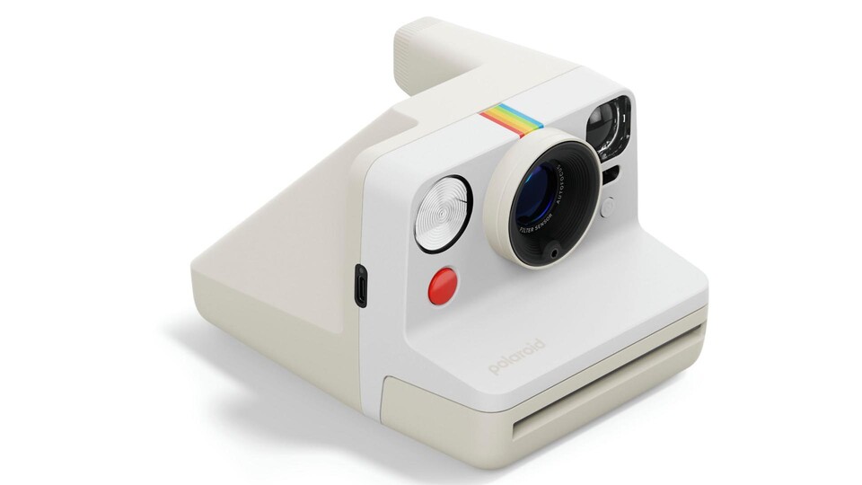 Simon setzt auch altbewährtes und hat seiner Göttergattin diese Polaroid-Kamera geschenkt.