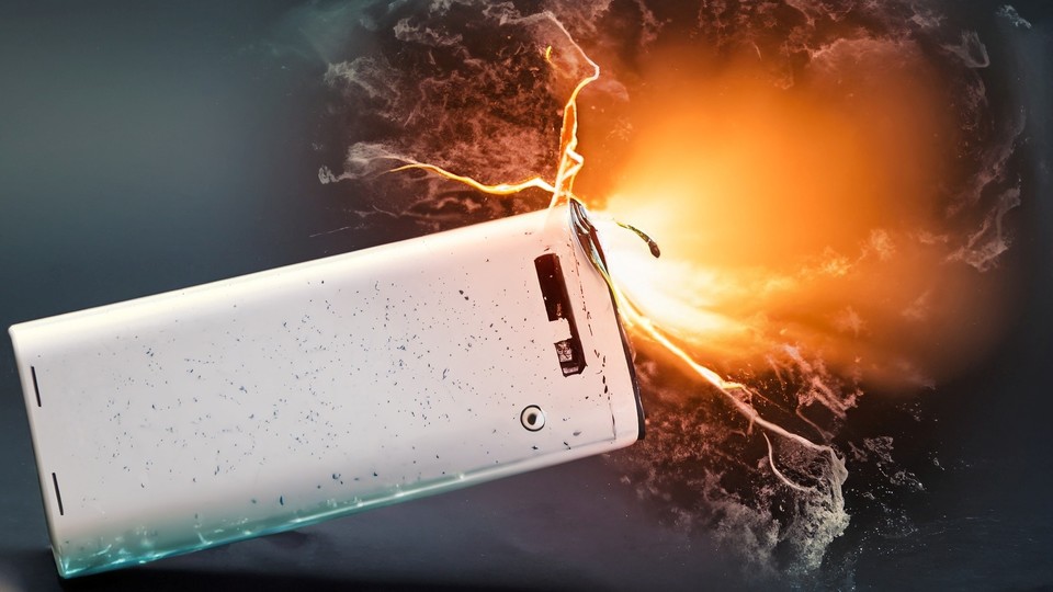 We clarify whether power banks can overheat and even explode in summer.  (icon image generated by Adobe Firefly)
