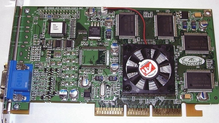 Die erste Grafikkarte mit dem Namen Radeon: Die ATI Radeon DDR erscheint im Frühjahr 2000.