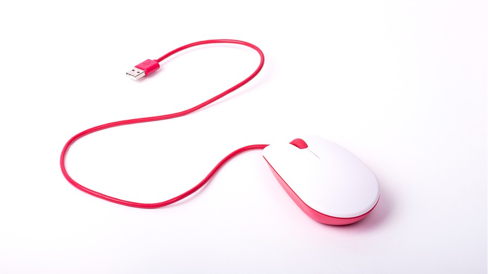 Die Raspberry Pi Maus besitzt einen optischen Sensor und drei mit Omron-Switches ausgestattete Tasten. Das Kabel ist mit 63 cm kurz geraten.