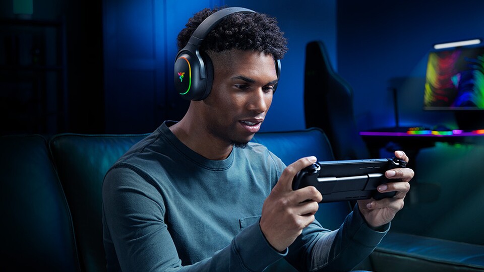 Mit dem Razer Barracuda Chroma X erlebt ihr noch stärkere Immersion in euren Spielen.