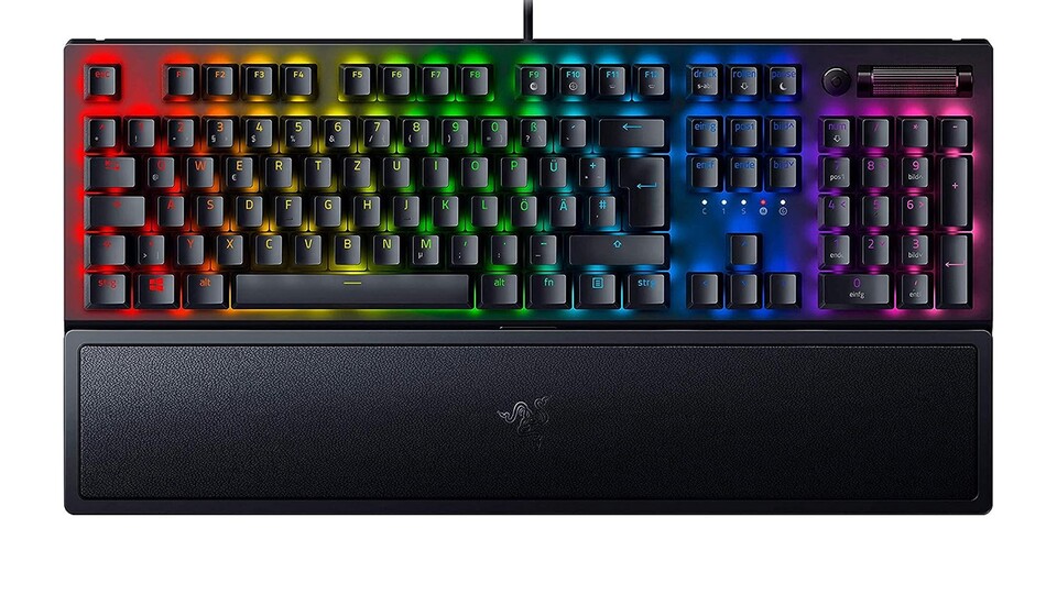 Die Razer BlackWidow V3 besitzt eine ergonomische Handballenauflage, die eure Handgelenke wie auf einer Wolke bettet!