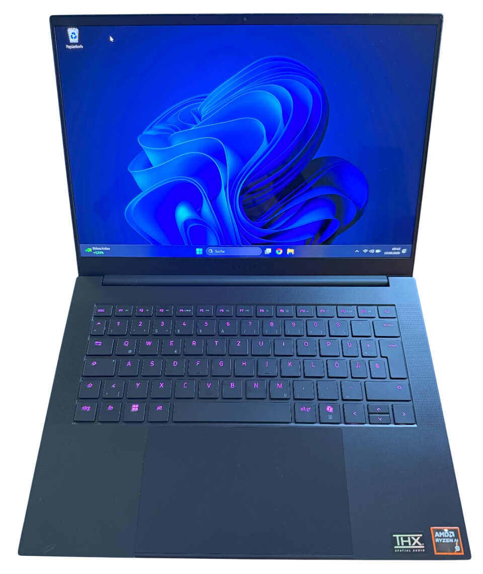 Die Oberflächen ziehen Fingerabdrücke magisch an.