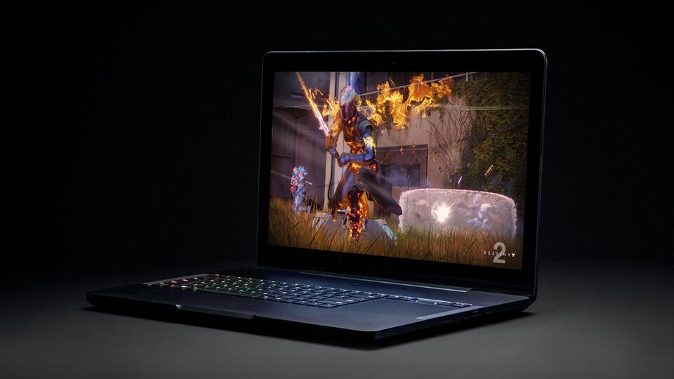 Das Razer Blade Pro fährt eine enorme Spieleleistung auf, bleibt dabei aber so mobil wie das mit einem 17,3&quot;-Notebook eben geht.