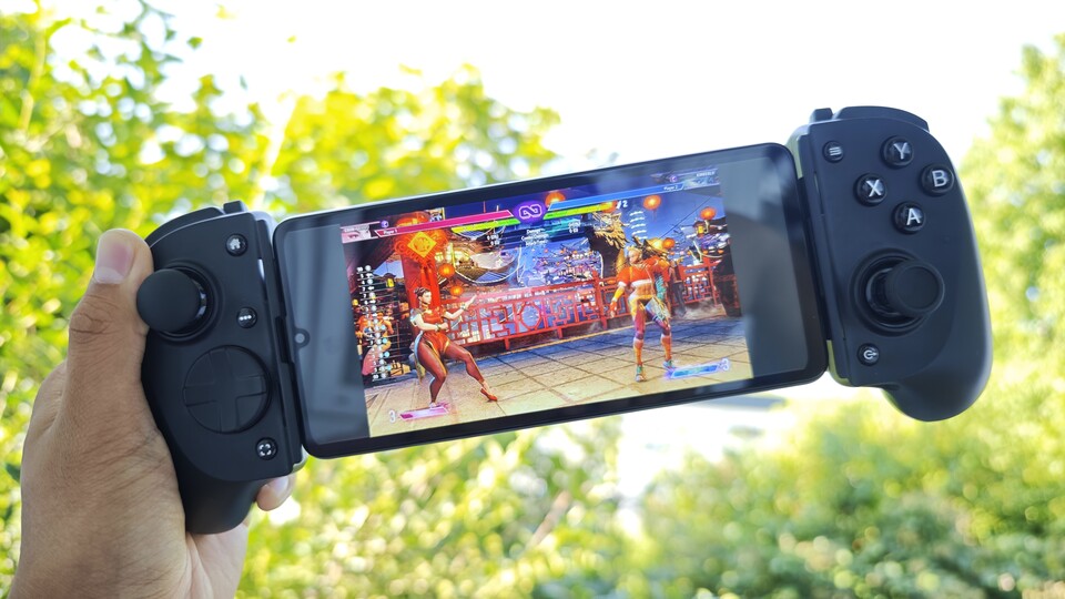 Street Fighter 6 auf einem Handy. Mit Controllern wie diesem wird es möglich. (Bildquelle: Duy Linh DinhGameStar Tech)