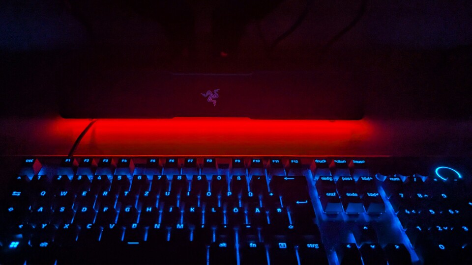 Razer setzt, genauso wie bei ihren Tastaturen, auf episches RGB.
