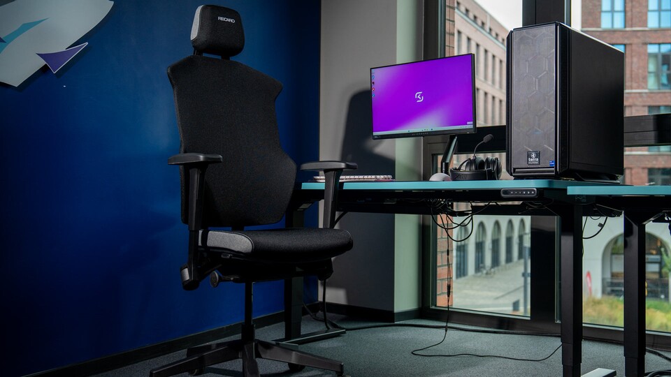 Diese 4D-Armlehnen des RECARO Aer lassen keine Wünsche mehr offen.