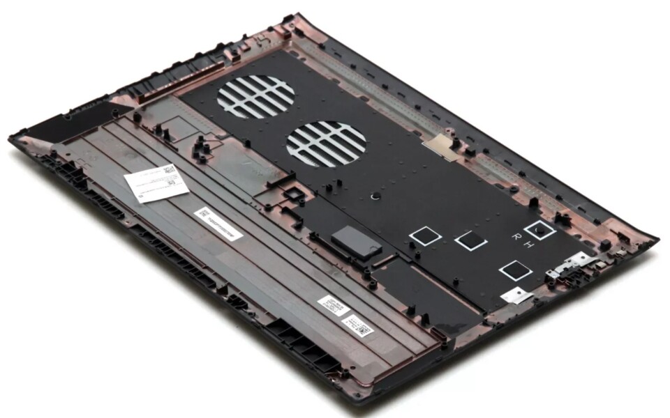 Die schwarze Blende die sich über dem Lüftungsgitter befindet, musste für die Mod weichen. (Quelle: reddit gonkoz28)