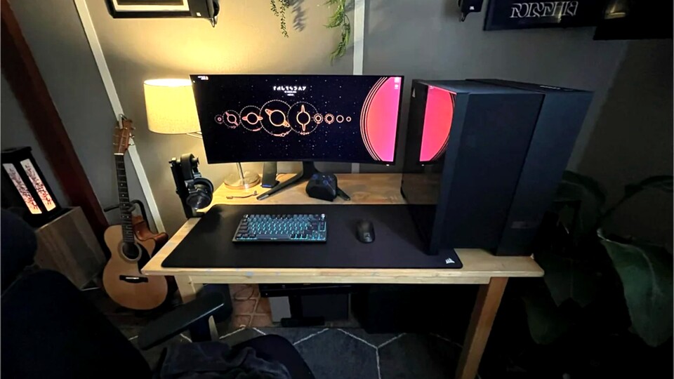 Das neue Gehäuse ist für unseren Geschmack etwas zu breit für eine Platzierung auf dem Schreibtisch, aber immerhin ist es frei von ungewollten Farbklecksen. (Bild: reddit.com - tarheel343)