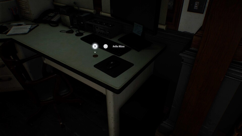 Die erste Antike Münze findet Grace im Pförtnerböro des Sanatoriums.