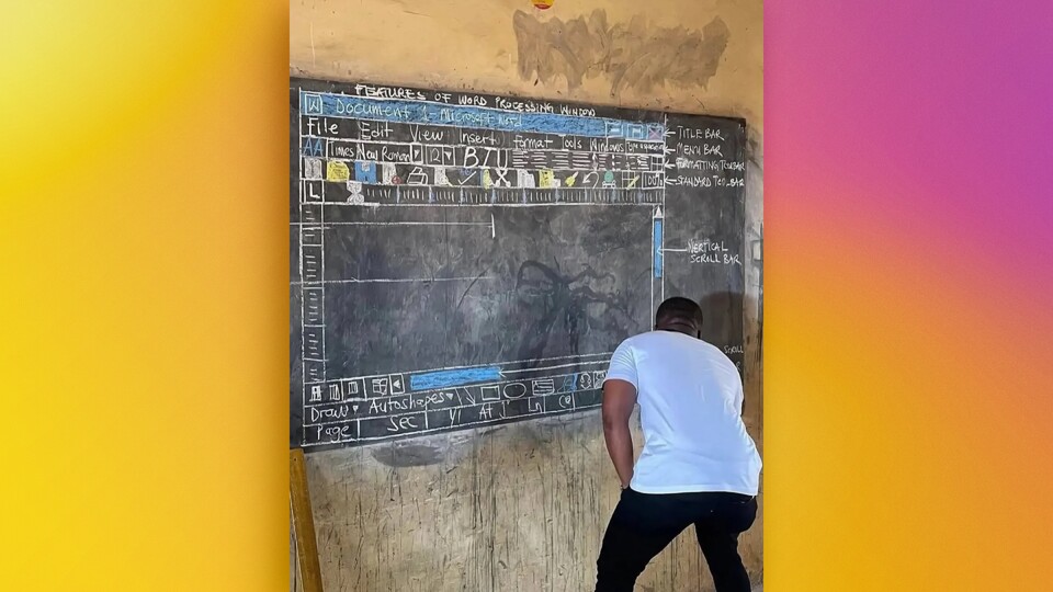 Mit Geduld und Hingabe hat er selbst kleine Details der Benutzeroberfläche an die Tafel gezeichnet. (Bildquelle: Richard Appiah-Akoto)