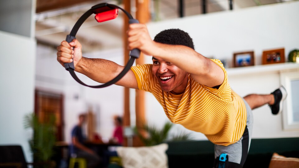 Mit einer Galaxy Watch am Arm könnte er sich seine Vitaldaten anzeigen lassen.