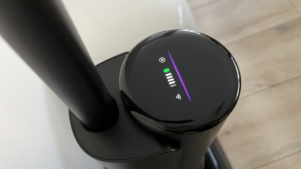 Das Display zeigt, dass die Wischrolle gerade getrocknet wird.