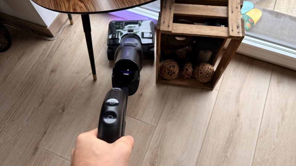 Der Roborock F25 Steam im Einsatz. Das Handling ist super.
