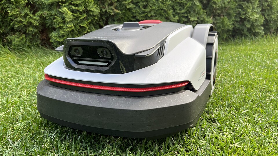 Die Front des Roborock Q105 sieht beinahe aus wie ein freundliches Gesicht.