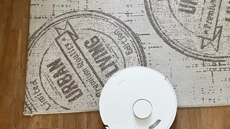 Kurzhaarige Teppiche, Läufer und Fußmatten sind kein Problem. Hat euer Teppich lange Fasern, könnte es jedoch schwierig werden. Diesen solltet ihr in der App ignorieren lassen.