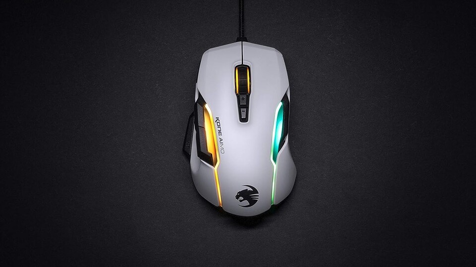 Im Dunkeln macht die Maus mit ihrer aufwendigen Beleuchtung einiges her.