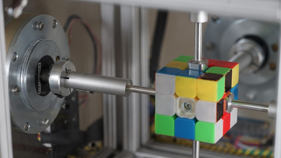 Der Rubik Würfel wird von der ersten KI in weniger als einer Sekunde gelöst.