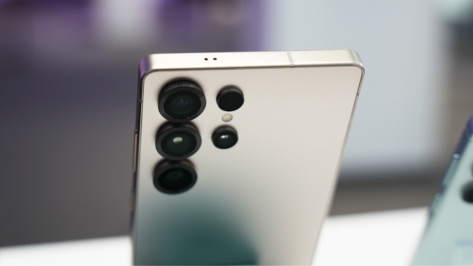 Größere Blende, höhere Auflösung: Technisch hat Samsung bei der Kamera die Nase vorn. (Bildquelle: GameStar Tech)