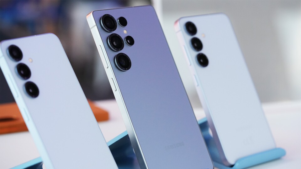 Beim S25 Ultra und dem iPhone 16 Pro Max besteht der Gehäusreahmen aus robustem Titan. (Bildquelle: GameStar Tech)