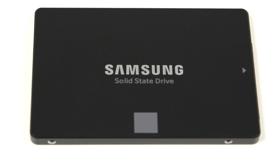Die Samsung 850 Evo macht sich gut als Systemlaufwerk und beschleunigt auch die Ladezeiten vieler Spiele spürbar.