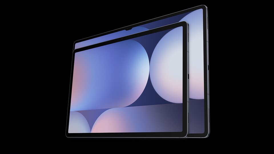 Vorne seht ihr das S10+, dahinter das S10 Ultra – welche Größe die Richtige für euch ist, müsst ihr selbst entscheiden.