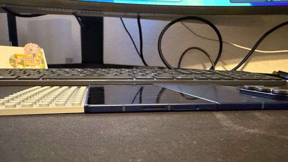 Einfach unglaublich dünn. Ich bin davon wirklich überrascht und begeistert.