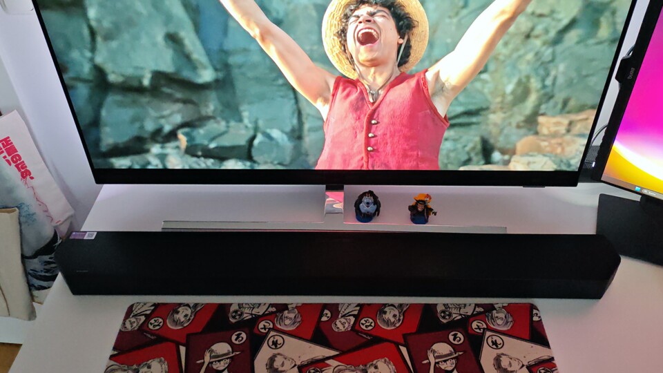 Die Soundbar ist einen Ticken länger als mein 48-Zoll-TV. (Bildquelle: Maxe S., GameStar)