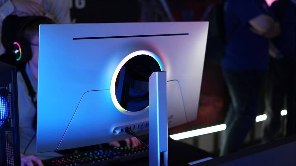 Auf der Caggtus Messe in Leipzig machte der neue Samsung-Monitor schonmal eine richtig gute Figur.