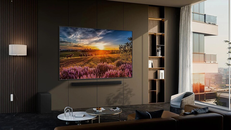 Wenn ein derart großer TV wie der Q70D an der Wand befestigt ist, ist die Immersion in meinen Augen noch stärker.