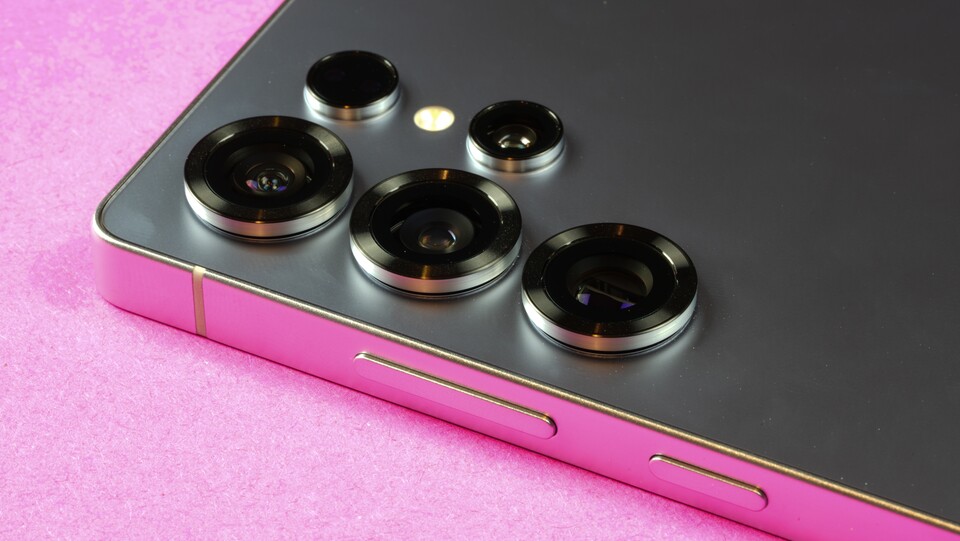 Keine dieser Linsen »zoomt« wirklich. Stattdessen wird softwareseitig zwischen den unterschiedlichen Sichtfeldern umgeschaltet. Bei den Zwischenbereichen kommt ein digitaler Zoom zum Einsatz. (Bildquelle: Marinus MartinGameStar Tech)