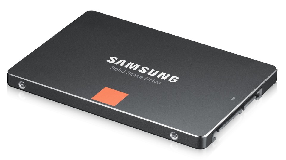 Samsung nutzt bei der SSD 840 als erster Hersteller den günstiger zu fertigenden TLC-Speicher aus eigener Produktion.