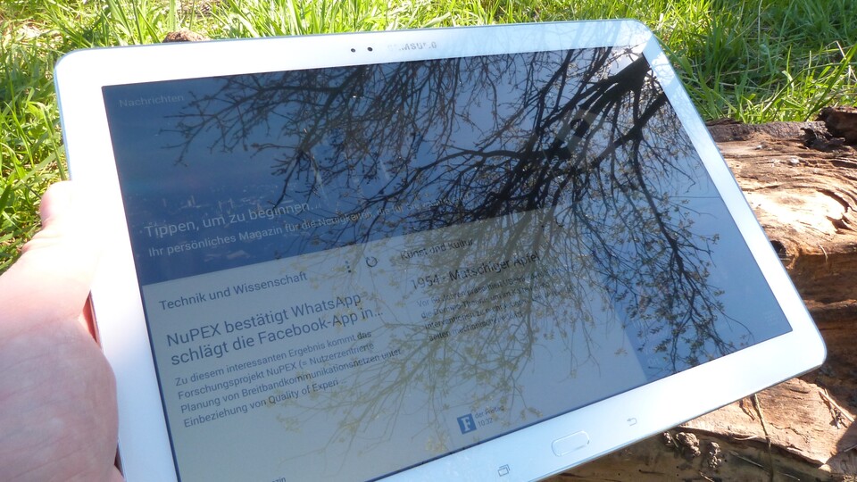 Auch bei Sonnenschein lässt sich das Display des Samsung Galaxy TabPro 12.2 gut ablesen.