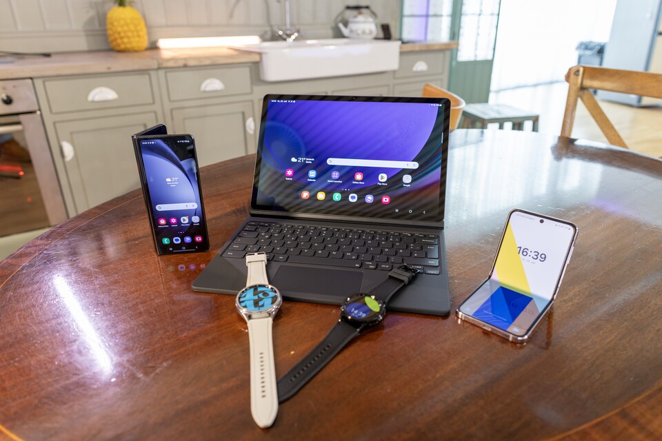 Das komplette Line-up des Unpacked Eventsauf einem Blick.