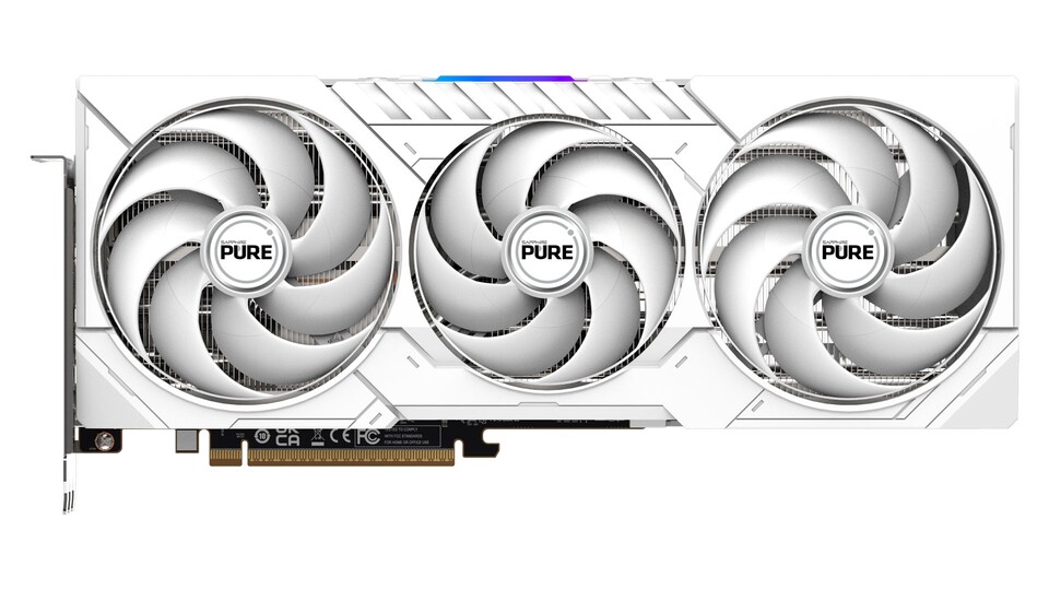 Drei Lüfter drücken frische Luft durch die Aluminium-Lamellen des Kühlkörpers und halten die Karte auf Betriebstemperatur.