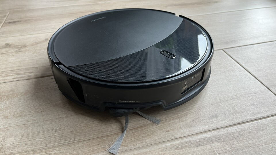 Das Gehäuse bietet einen Mix aus mattem und glänzendem Finish. (Bildquelle: Mirco K., GameStar)