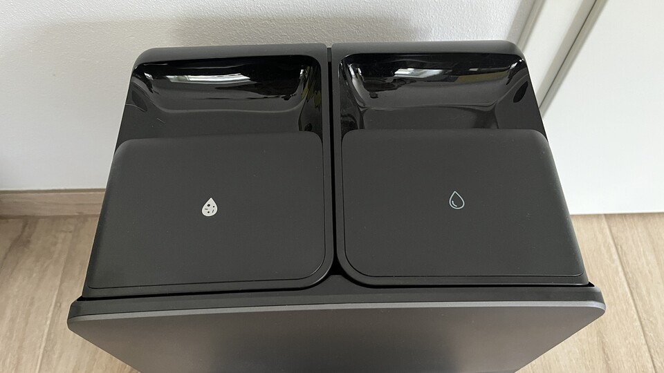 Die beiden Wassertanks befinden leicht erreichbar sich an der Oberseite der Station – einen Deckel gibt es nicht. (Bildquelle: Mirco K., GameStar)