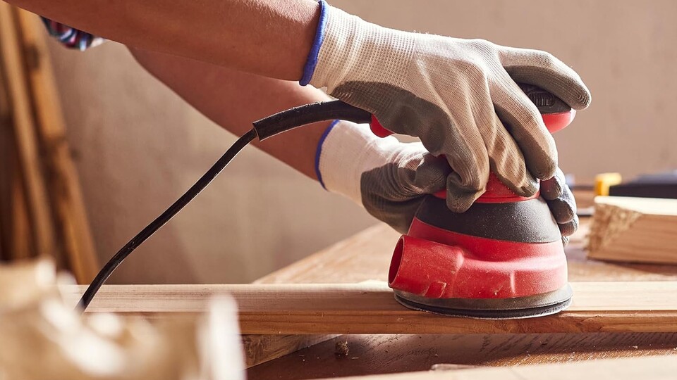 Jede einzelne Schachfigur ist handgefertigt, magnetisch und für ein präzises Gefühl beim Ziehen zusätzlich beschwert – inklusive materialschonendem Filzboden.