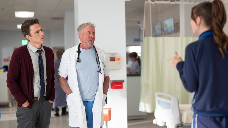 Wer hätte gedacht, dass der größte Feind von Dr. Cox (John C. McGinley) die HR-Abteilung des Sacred Heart werden würde? Nun ... wahrscheinlich jeder. Bildquelle: DisneyABC